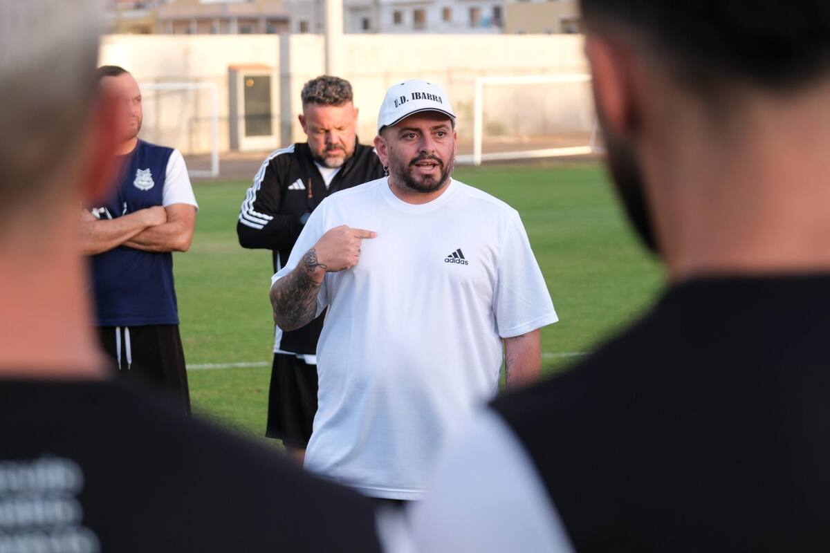 Diego Maradona Jr., entrenador del Unión Deportiva Ibarra, de Tenerife