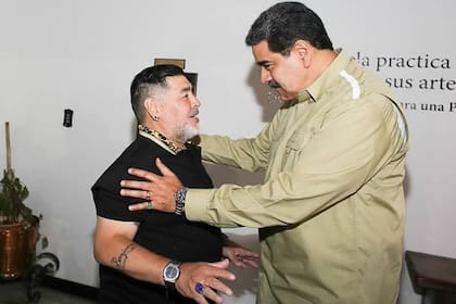 Diego Maradona junto al presidente venezolano Nicolás Maduro, en Caracas, en enero de 2020