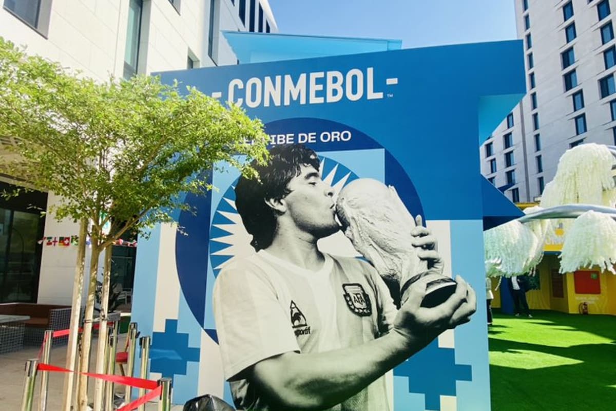 Diego Maradona, presente en la Casa de la Conmebol en Doha