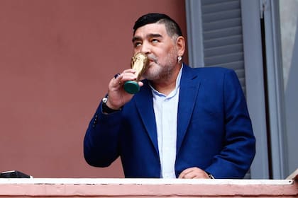 Diego Maradona recreó la foto en el balcón de la Rosada
