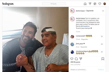 Diego Maradona y el doctor Luque, en la Clínica Olivos