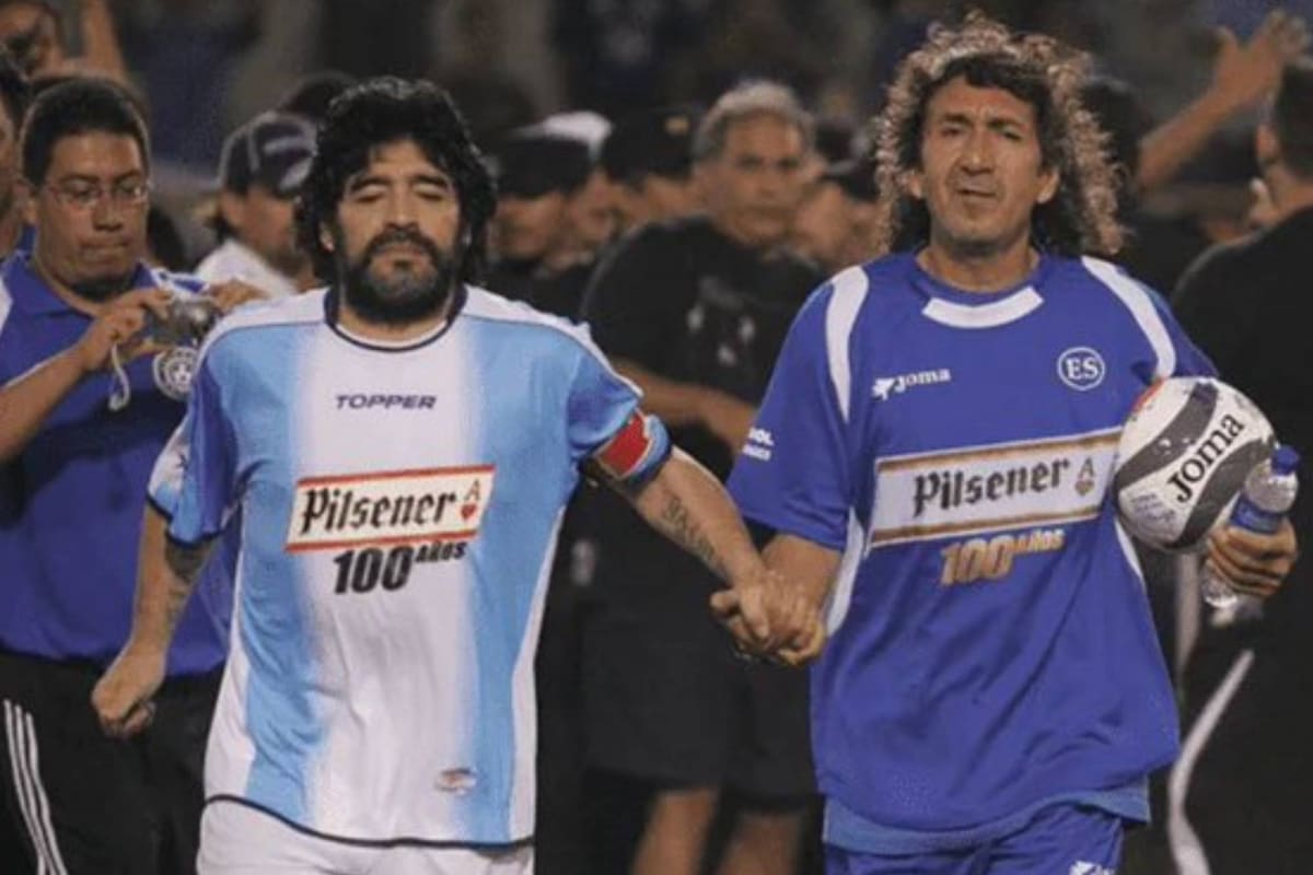 Diego Maradona y Mágico González