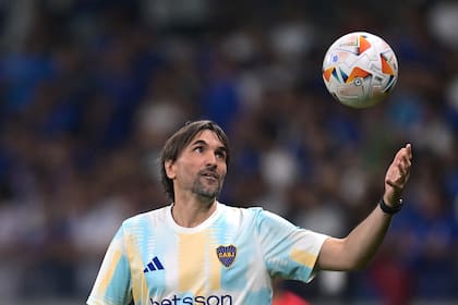 Diego Martínez prueba y prueba: por ahora solo pudo repetir un once en un par de ocasiones