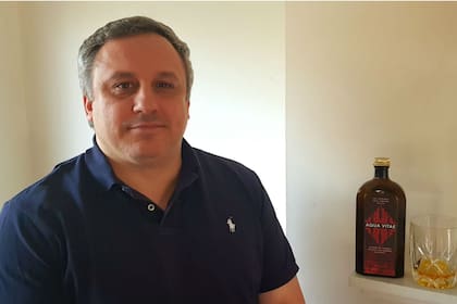 Diego Menéndez creó un negocio de licores en Irlanda y desde que inició la cuarentena, su negocio disparó sus ventas