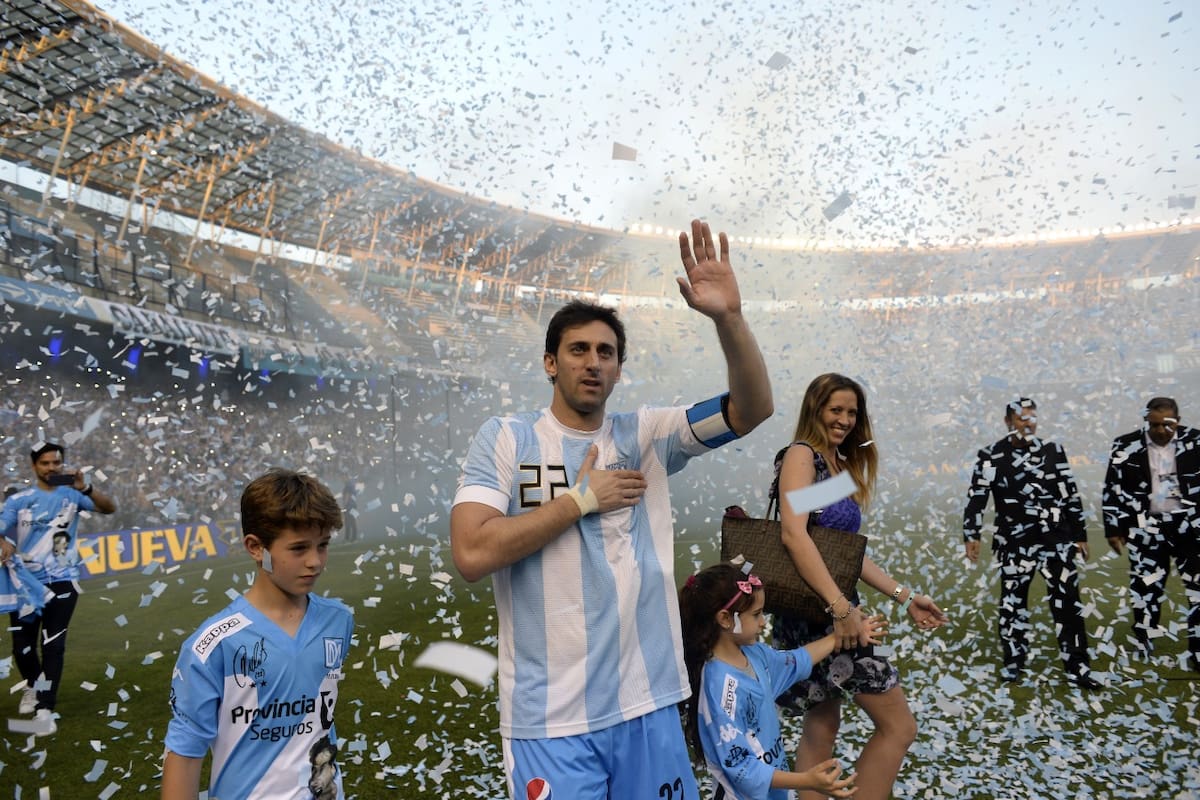Diego Milito anunció sus ganas de ser presidente de Racing y agitó las aguas dentro de la comisión directiva de la Academia