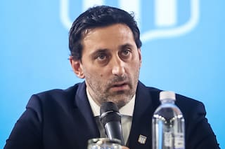 Diego Milito explotó contra el arbitraje tras la derrota de Racing y dijo que "el futbol argentino está roto"
