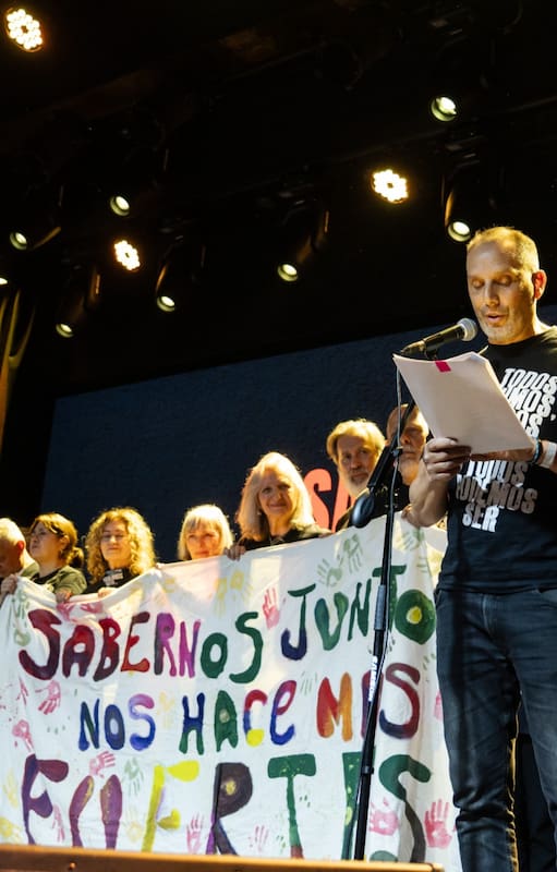Diego Molina durante uno de los recitales “El concepto es darle valor a la vida, a la mía, a la tuya, a la de alguien que no conozco”, dice (Foto: Tomas Ovalle)