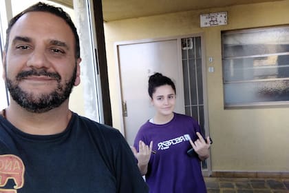Diego Moreno recién ayer pudo acercarse hasta la casa que su hija comparte con la mamá a llevarles dinero