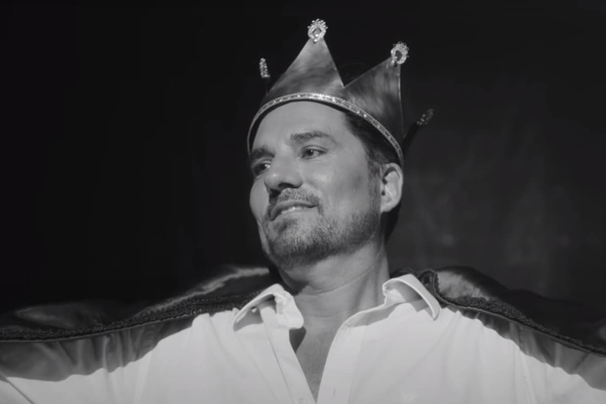 Diego Olivera en Payaso nuevo video de Pimpinela