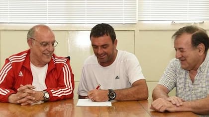 Diego Osella selló su nuevo vínculo con Newell''s
