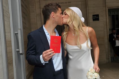 Diego “Peque” Schwartzman se casó por civil con la modelo Eugenia De Martino, tras 6 años de noviazgo