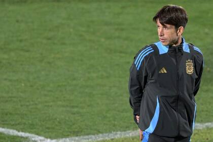 Diego Placente es el entrenador de la selección argentina Sub 17
