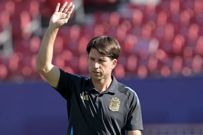 Diego Placente hace culto del perfil bajo, pero es un DT que exige y sabe cuál es su filosofía