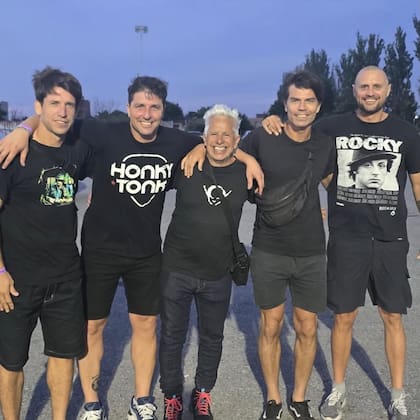 Diego Placente, junto con Micky Rodríguez, Ariel Garce y Damián Albil