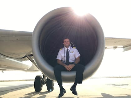 Diego San Jorge es piloto y trabajó para varias aerolíneas