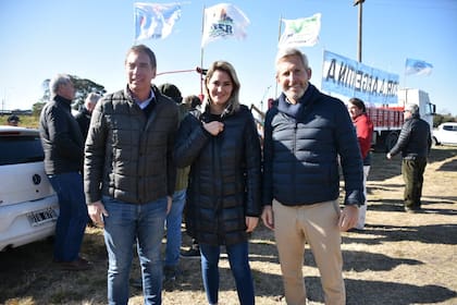 Diego Santilli, Carolina Losada y Rogelio Frigerio en la protesta del campo en Gualeguaychú