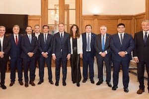 La situación política y financiera de los 13 mandatarios que negocian una alianza con Milei