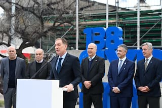 Santilli y media docena de gobernadores, reunidos por La Rural: “La Argentina se ha puesto en marcha”