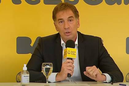 Diego Santilli durante el anuncio de esta tarde