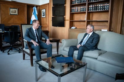 Diego Santilli junto al peronista tucumano Osvaldo Jaldo la semana pasada