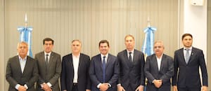 Las transferencias nacionales a las provincias se hunden y complican la negociación con los gobernadores