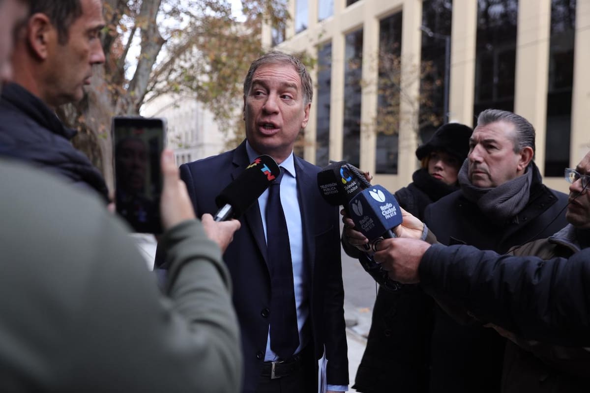 Diego Santilli, ministro del Interior, rumbo a la reunión con gobernadores en el CFI