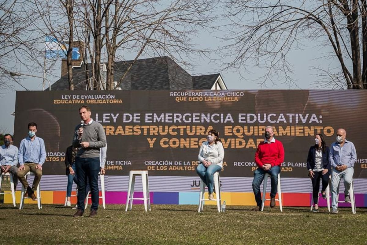 Diego Santilli presentó sus propuestas rodeado de sus aliados en Buenos Aires