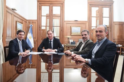 Diego Santilli recibió semanas atrás a los jefes parlamentarios de Pro, Martín Goerling y Cristian Ritondo, para discutir la agenda legislativa
