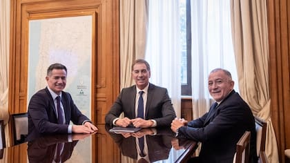 Diego Santilli se reunió con Luis Juez y Gabriel Bornoroni