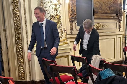 Diego Santilli y Cristian Ritondo tras la jura