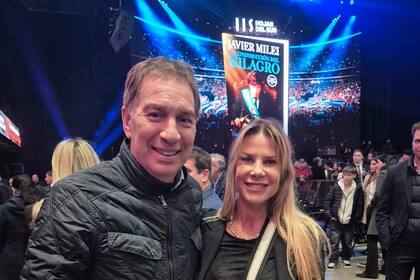 Diego Santilli y Karen Reichardt, en el show de Milei en el Movistar Arena