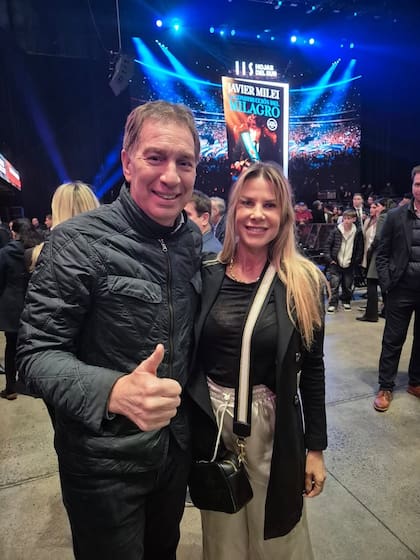 Diego Santilli y Karen Reichardt, en el show de Milei en el Movistar Arena