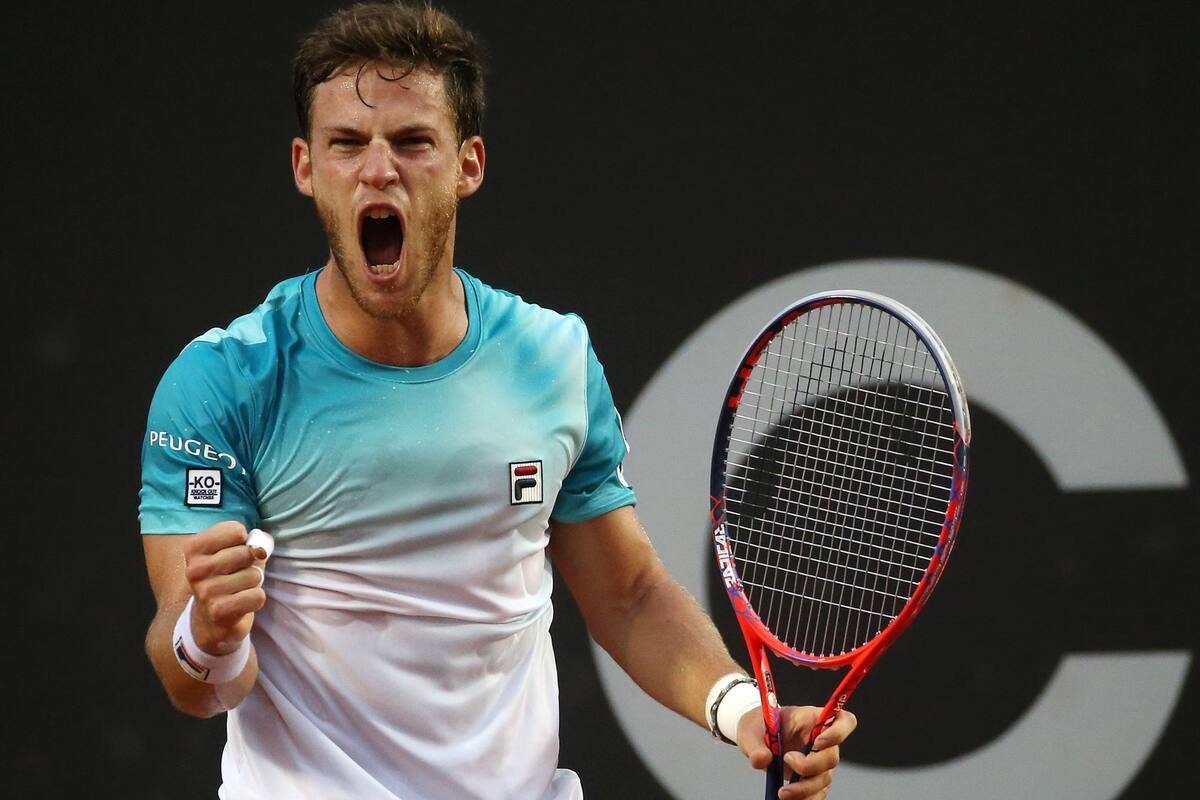 Diego Schwartzman festeja al finalizar el match.