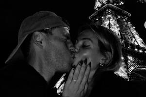 El Peque Schwartzman le pidió casamiento a su novia en la Torre Eiffel y conmovió a todos