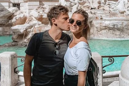 Diego Schwartzman recorriendo la capital italiana con su novia, Eugenia di Martino