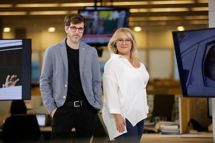 Diego Scott y Carola Gil conducen El primer café, el podcast diario de noticias de LA NACION y Spotify