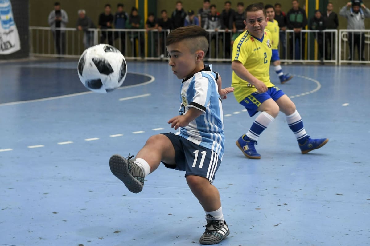 Diego Serpentini, el crack de 16 años que antes de Rusia 2018 sorprendió a Lionel Messi por su talento.