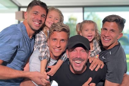Cholo Simeone, el fútbol y la vida: el papá que resiste las cargadas y quiere “vivir mejor” y el futuro abuelo que no acepta ser “el nono”
