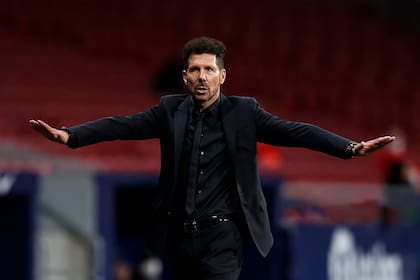 Diego Simeone, DT de Atlético de Madrid, en la recta final de otra Liga de España que pretende ganar en la última fecha