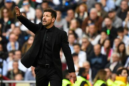 Diego Simeone, durante el clásico madrileño que su equipo, Atlético, perdió frente a Real por 1-0.