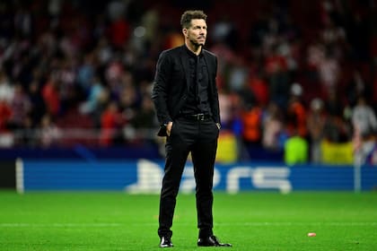 Diego Simeone, frustrado, tras la eliminación de Atlético de Madrid en la Champions
