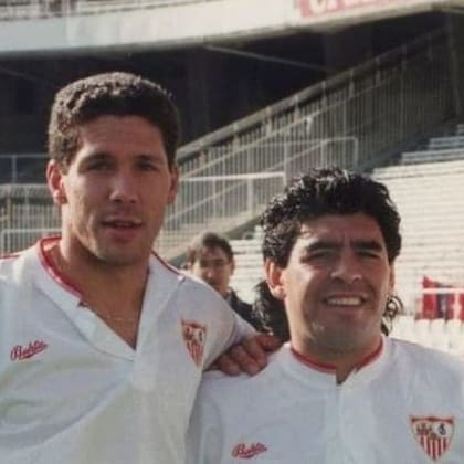 Diego Simeone junto a Diego Armando Maradona