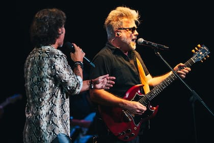 Diego Torres junto a Juanchi Baleiron, uno de los invitados de la noche