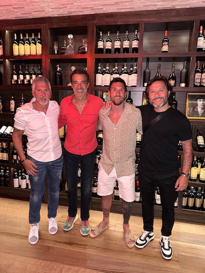 Diego Torres es otro de los clientes frecuentes de la casa. De hecho, tiene un plato que lleva su nombre, branzino alla Caccia.