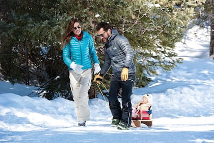 Diego Torres junto a Débora Bello y su hija Nina