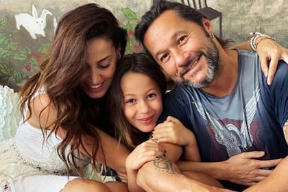 Diego Torres y Débora Bello son padres de Nina