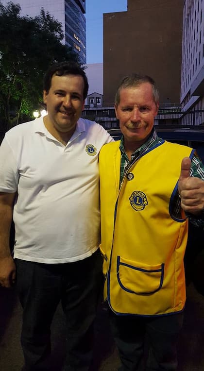 Diego y Juan Carr juntos antes de comenzar la distribución