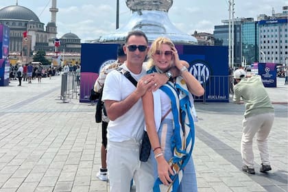 Diego y Yanina Latorre en uno de sus viajes por el mundo