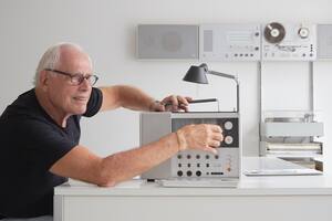 Dieter Rams en su estudio