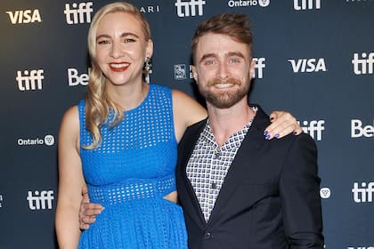 Diez años de amor. Daniel Radcliffe junto a su novia, Erin Darke